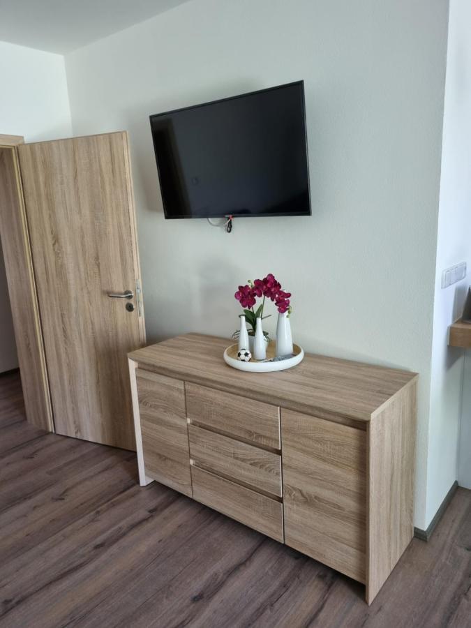 Novy Apartman V Arealu Wellness Hotelu Frymburk Exterior foto